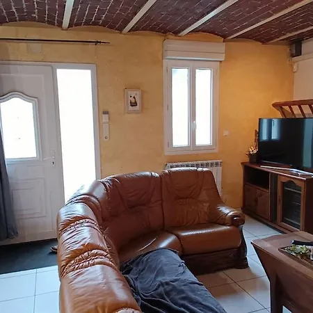 Semesterbostad Maison Atypique Proche Forets Vallees